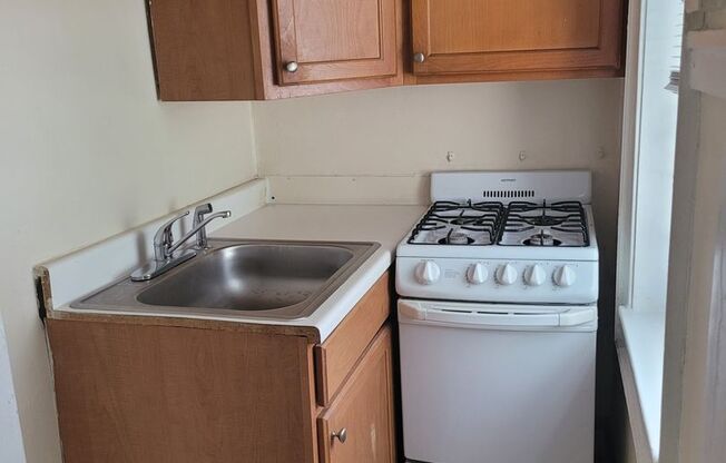 Studio, 1 bath, $795, Unit 106