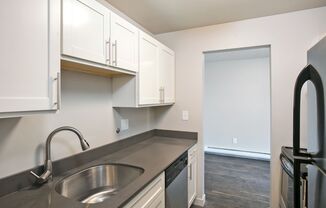 Urban North - fully renovated building in the vibrant Lake City neighborhood.