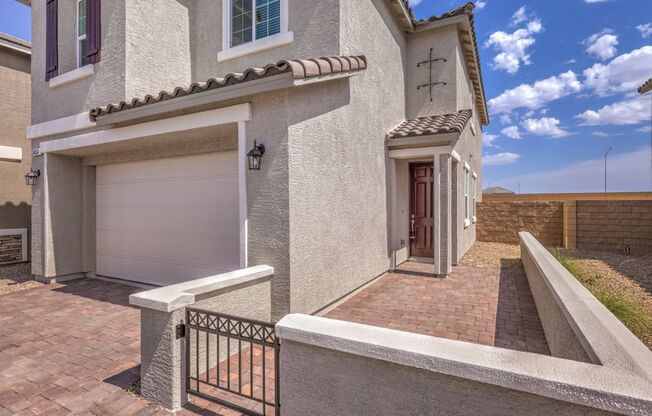 Fully Upgraded - 4bedroom & 2.5 bathrooms-