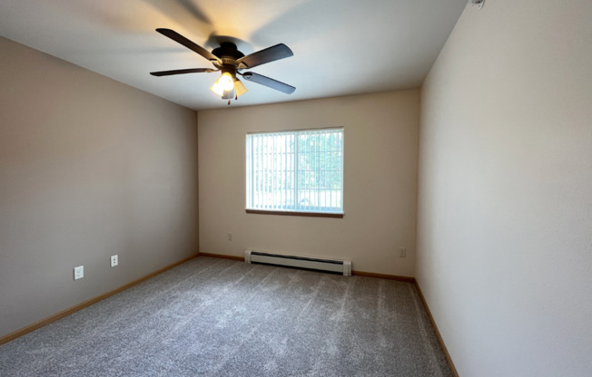 3 beds, 2 baths, 1,547 sqft, $1,690, Unit RT 7015-20