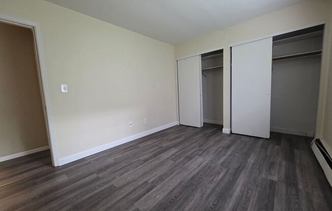 2 beds, 1 bath, $1,425, Unit 112