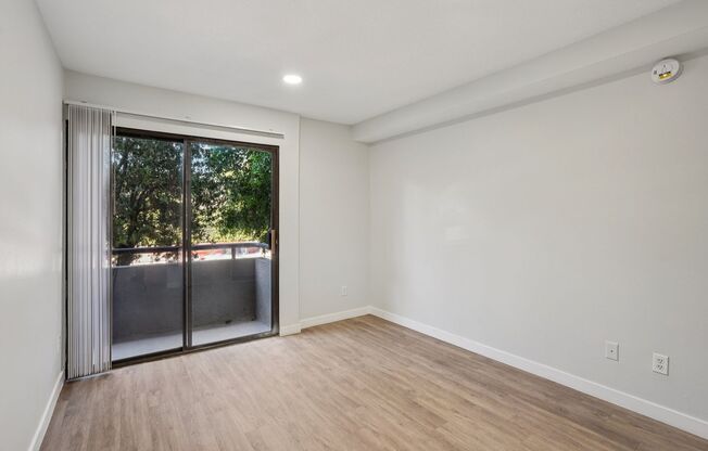 1 bed, 1 bath, 700 sqft, $1,648, Unit 107