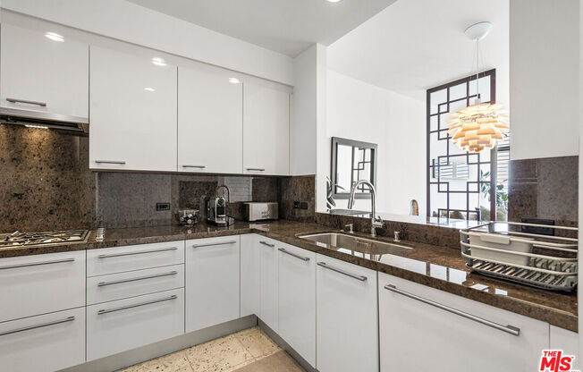 1 bed, 2 baths, 1,120 sqft, $6,000, Unit 36F
