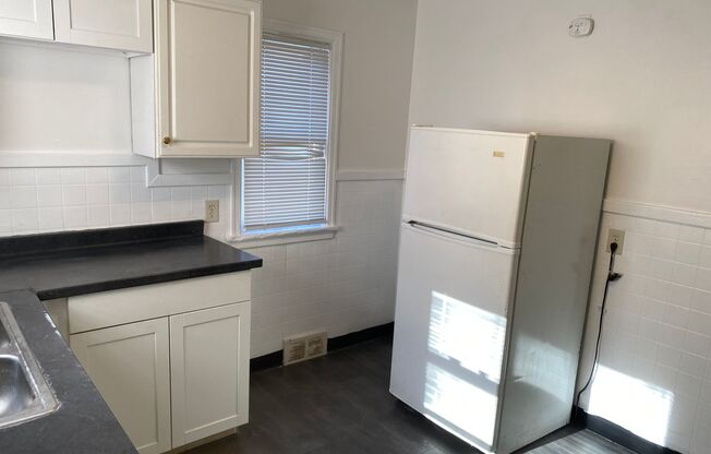 2 beds, 1 bath, $700