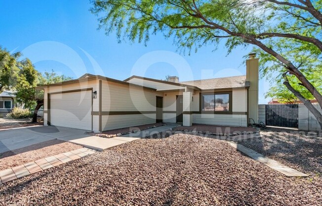 1826 W HOLLAND DR