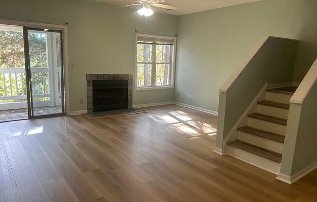 Charming 2BR Condo in Raleigh exelent location 5 min from Fenton market