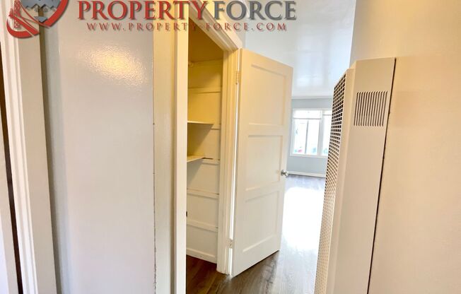 1 bed, 1 bath, 900 sqft, $2,345, Unit 539 Harrison Ave-Apt 3