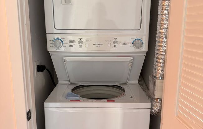 Studio, 1 bath, 354 sqft, $2,195, Unit 206