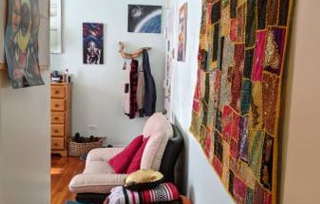 Studio, 1 bath, $1,129, Unit B07