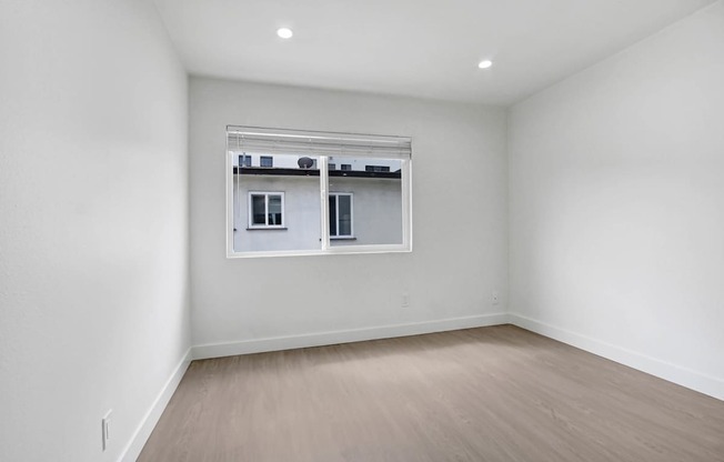 Welcome to Hollywood Hills Apartments