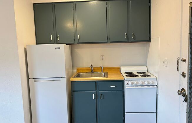 1 bed, 1 bath, 257 sqft, $1,000, Unit Unit 5