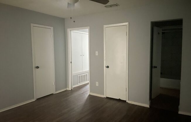 2 beds, 1.5 baths, $1,375, Unit 2