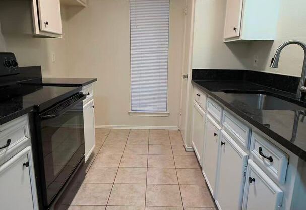 Beautiful 3 Bedroom 2 Bathroom in Rowlett!