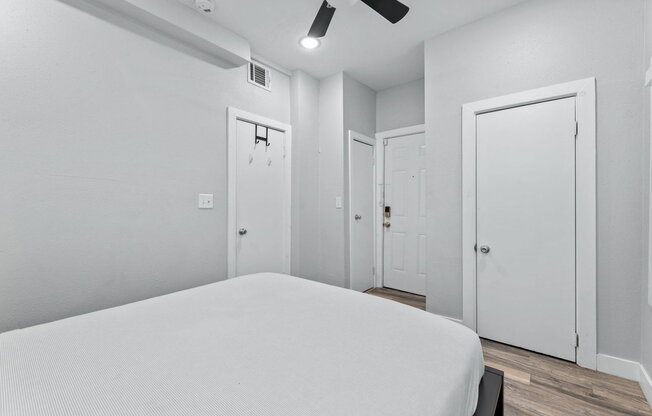1 bed, 1 bath, 585 sqft, $1,300, Unit 1