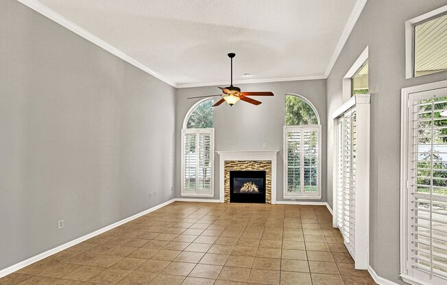 4 bedroom/ 2 bathroom home in Julington Creek Plantation!