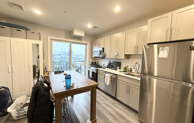 1 bed, 1 bath, 650 sqft, $3,400, Unit 606