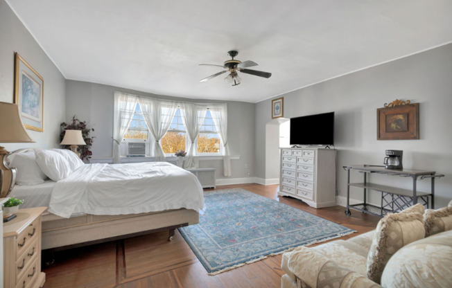 217 LORAINE