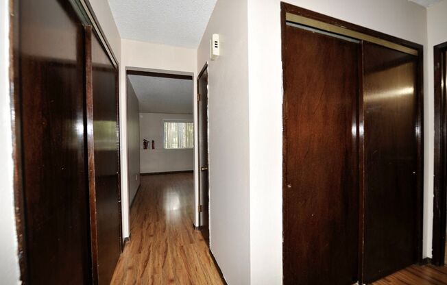 2 beds, 1 bath, $1,195