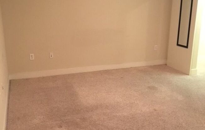 1 bed, 1 bath, 877 sqft, $1,489, Unit 00 - 505319