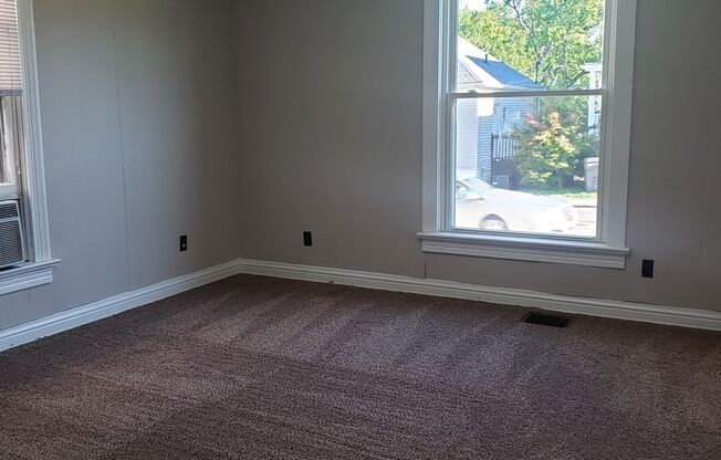 1 bed, 1 bath, $1,115, Unit East