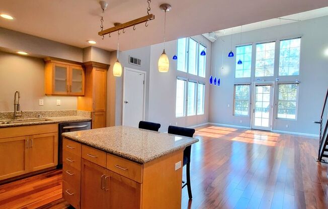 Beautiful Second Floor Loft With Modern Features!