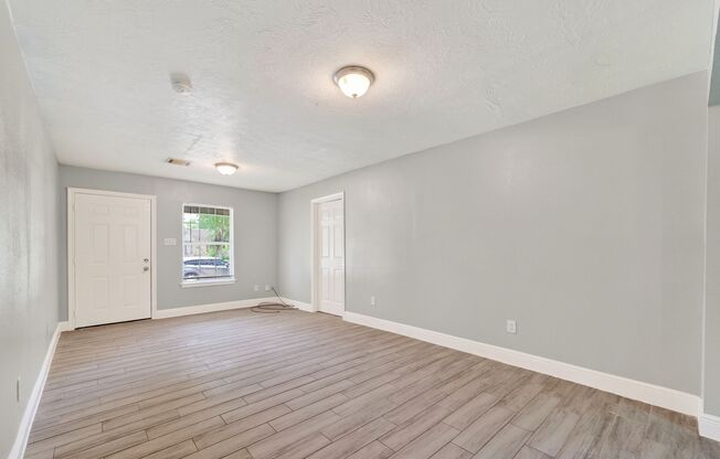 Spacious 4BR/2BA Home in Houston 77051 – Prime Location Near Major Highways & Downtown Access