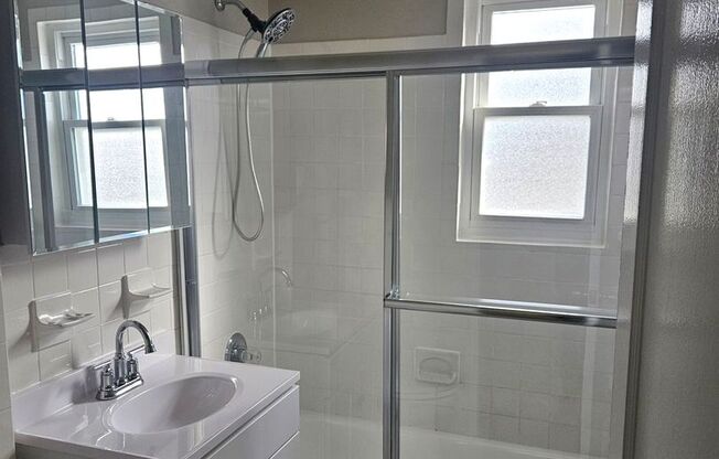 1 bed, 1 bath, 700 sqft, $2,150, Unit L-03