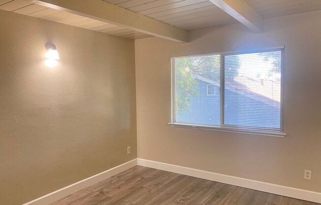 2 beds, 1 bath, 986 sqft, $1,950, Unit 610 B