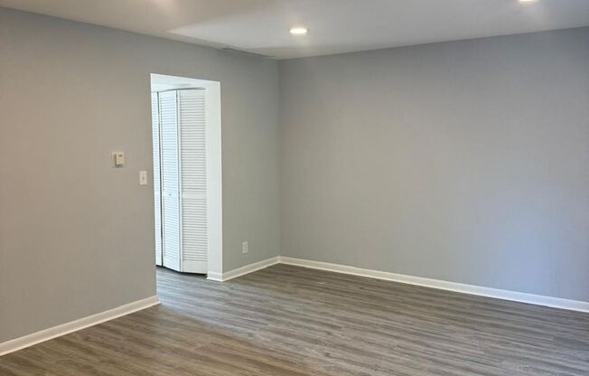 3 beds, 1 bath, 1,000 sqft, $1,800, Unit 145HS