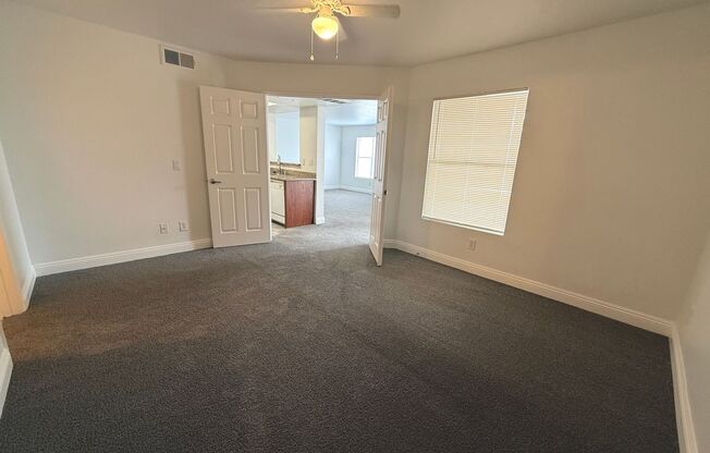 2 beds, 2 baths, $1,050, Unit UNIT 2039