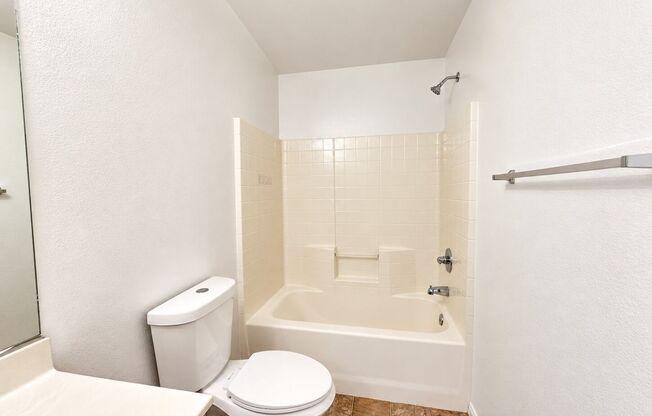 3 beds, 2.5 baths, $2,250