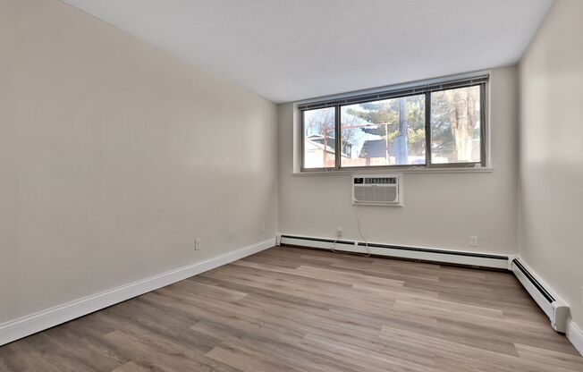 1 bed, 1 bath, $1,381, Unit 106