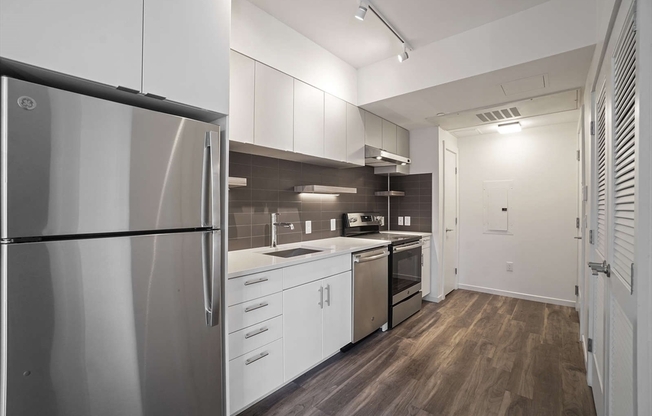 Studio, 1 bath, 462 sqft, $3,300, Unit 409