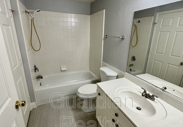 401 Pine Haven St Unit 207