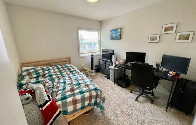 2 beds, 1 bath, $1,395, Unit 222