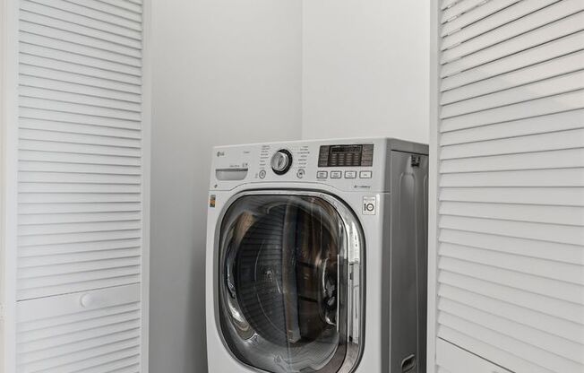 2 beds, 1 bath, 570 sqft, $2,500, Unit 415