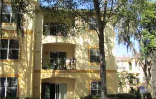1B/1B Plus a Den! Ground Floor Unit - Pinnacle at Carrollwood! AVAILABLE NOW!