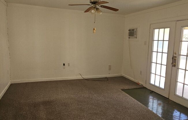 3 beds, 1 bath, $1,295