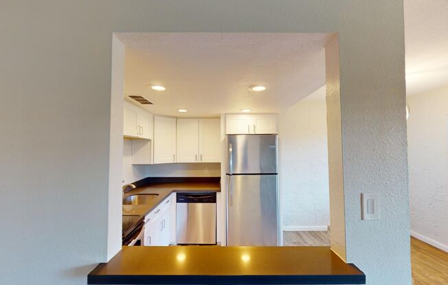 2 beds, 1 bath, 900 sqft, $1,390, Unit 25