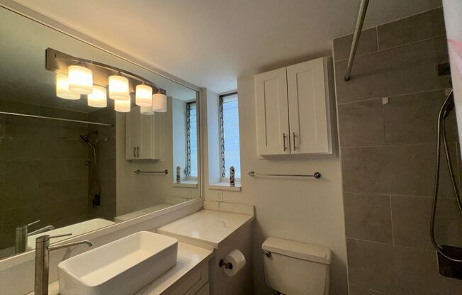 1 bed, 1 bath, $1,600, Unit A443