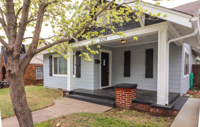 3324 E 4 ST
