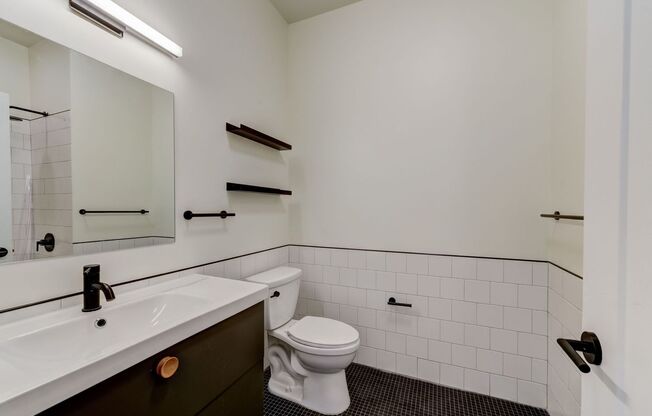 3 beds, 2 baths, 1,230 sqft, $2,700, Unit 305