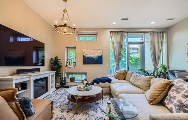 Beautiful 3 bedroom 3 Bathroom home