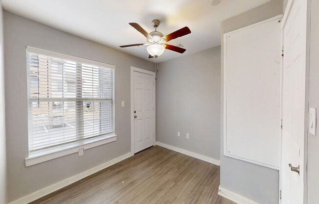 2 beds, 1 bath, 745 sqft, $1,100