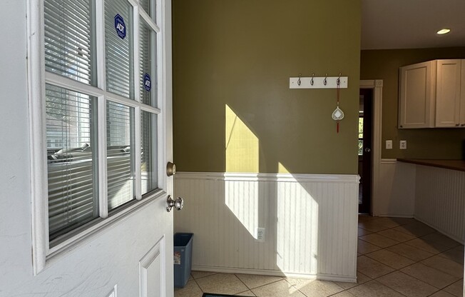 4 beds, 1.5 baths, 1,632 sqft, $3,800