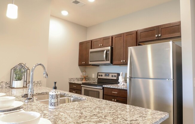 2 beds, 2 baths, 1,070 sqft, $1,390, Unit 303 - Alder