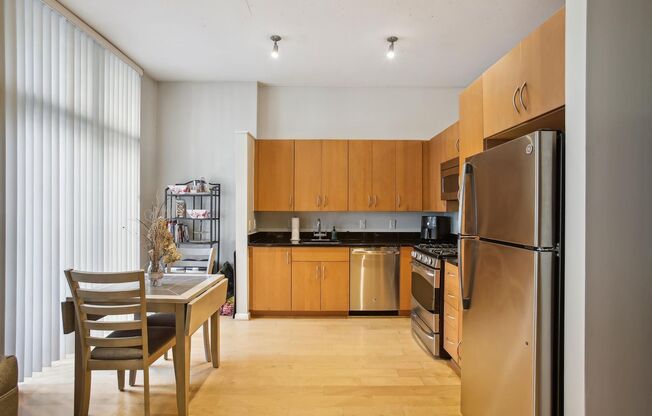 1 bed, 1 bath, $2,500