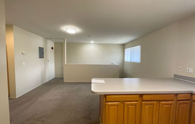 1 bed, 2 baths, 800 sqft, $2,295, Unit B