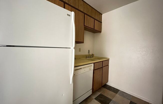 1 bed, 1 bath, 625 sqft, $595, Unit Unit D