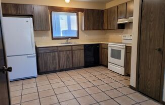 2 beds, 1 bath, 800 sqft, $795